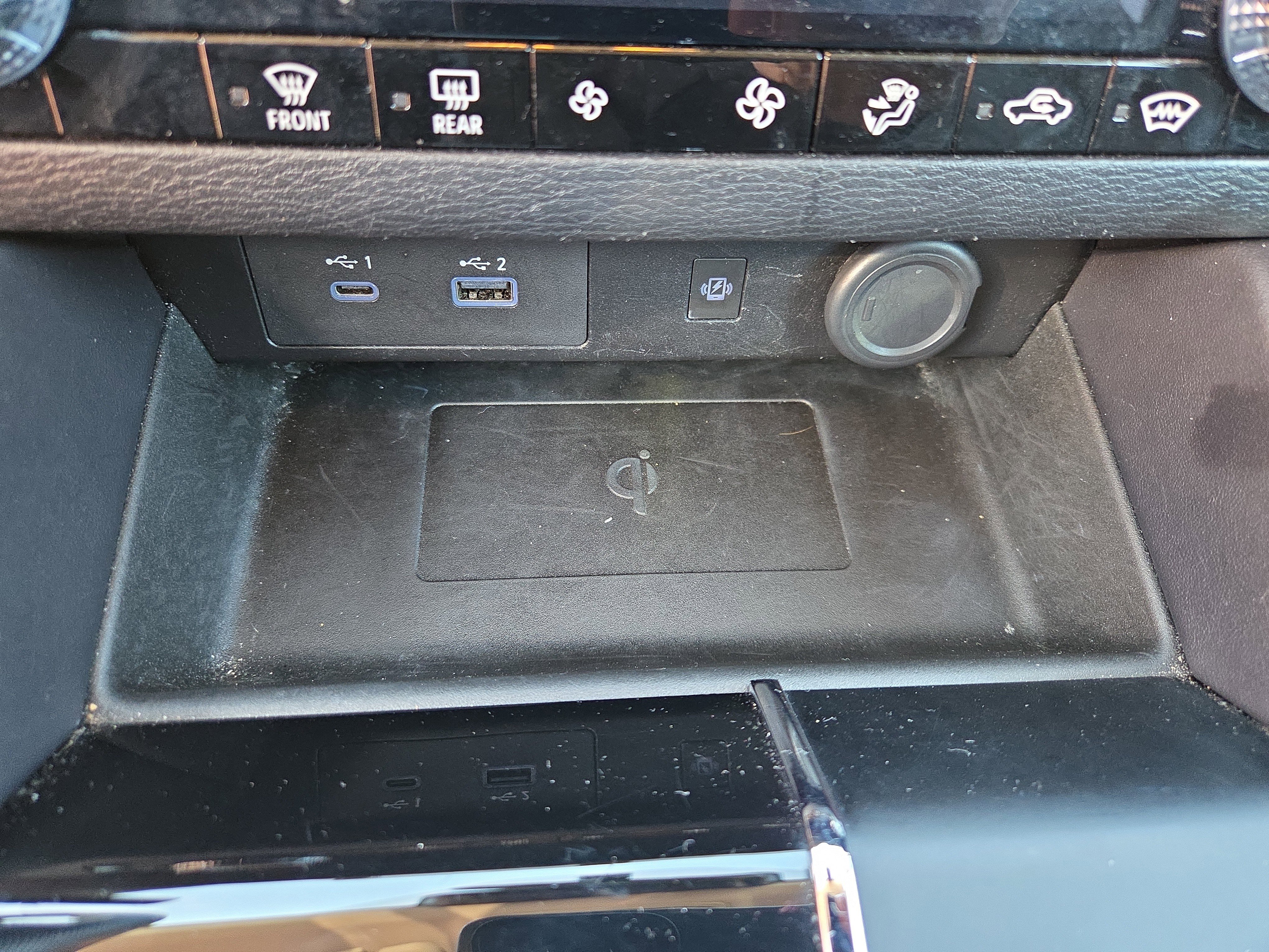 Used 2024 Mitsubishi Outlander SE Black Edition image 17