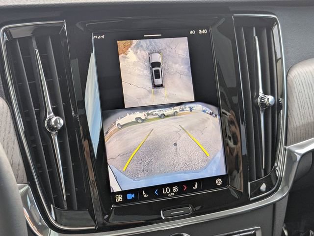 Used 2024 Volvo V90 B6 Cross Country Plus image 28