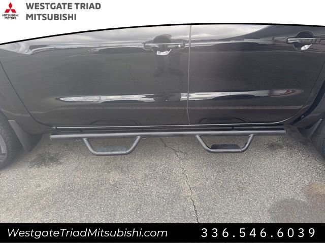 Used 2022 Nissan Frontier SV w/ Technology Package image 6