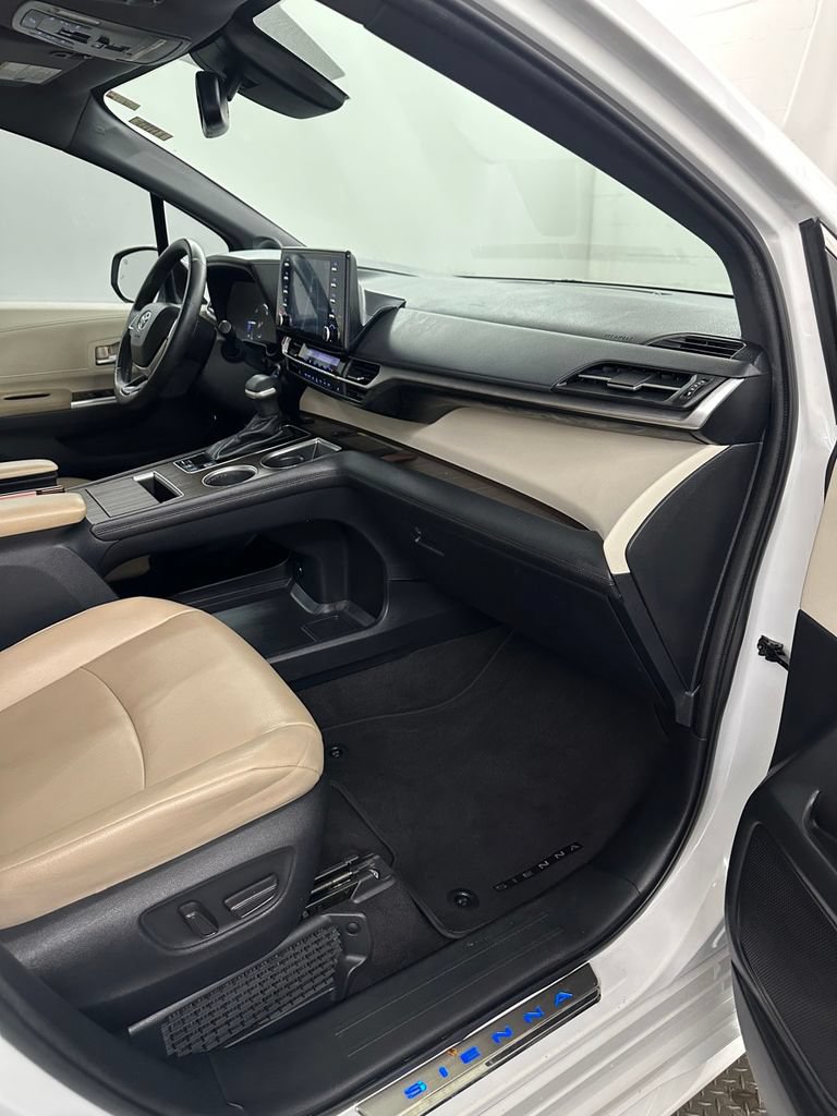 Used 2022 Toyota Sienna XLE w/ XLE Plus Package FWD image 35