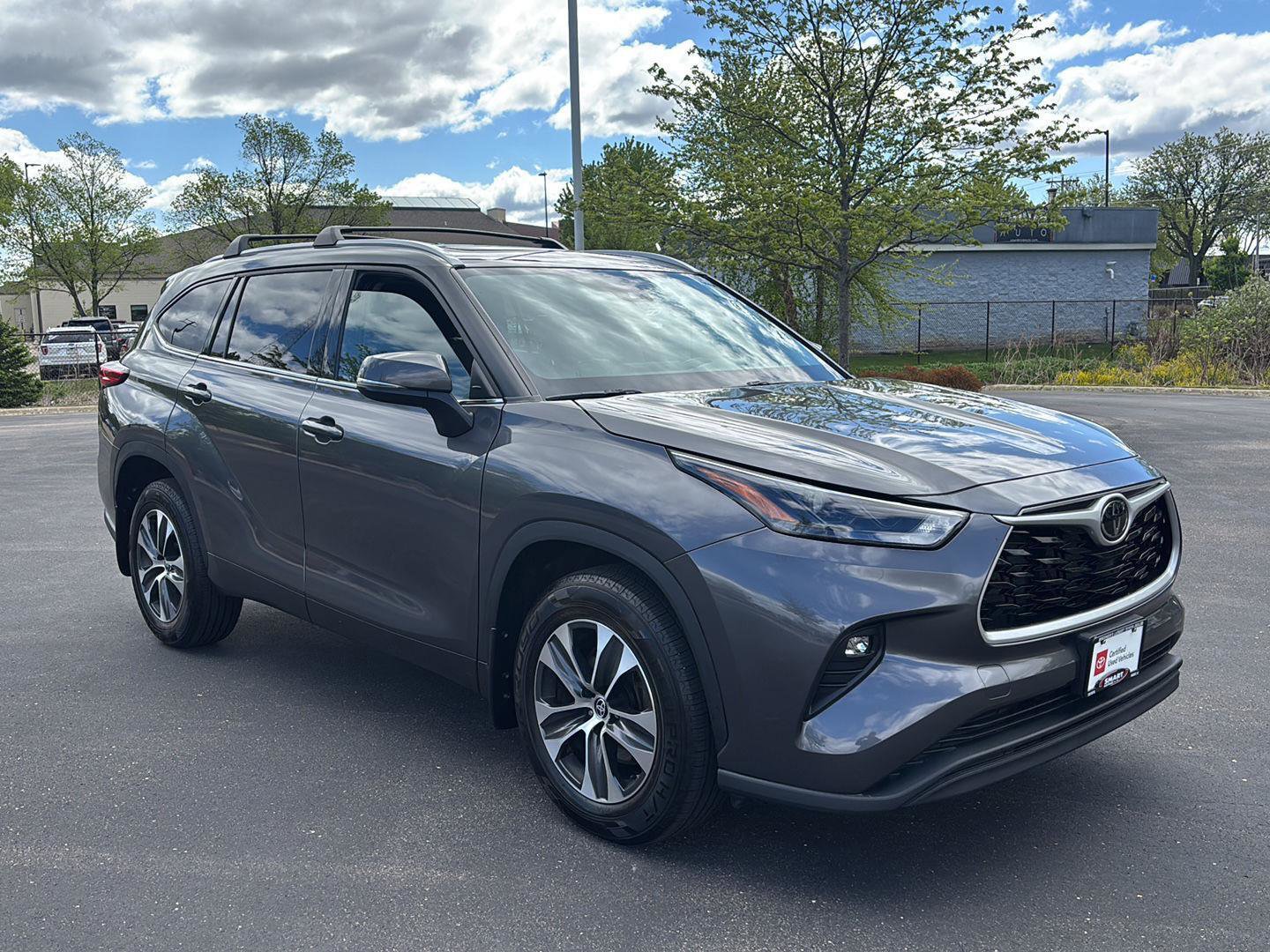 Used 2022 Toyota Highlander XLE AWD/4WD image 8