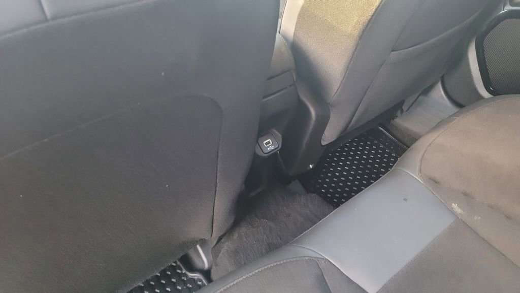 Used 2018 Jeep Renegade Altitude w/ UConnect 8.4 Nav Group image 26