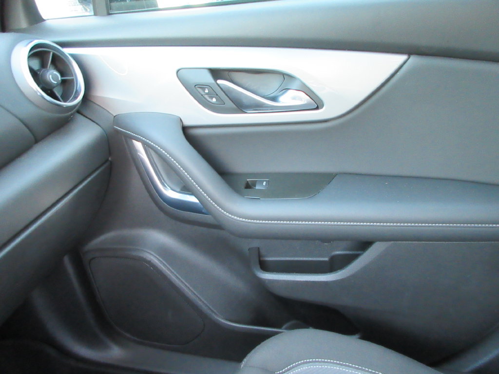 Used 2024 Chevrolet Blazer LT w/ Convenience Package FWD image 31