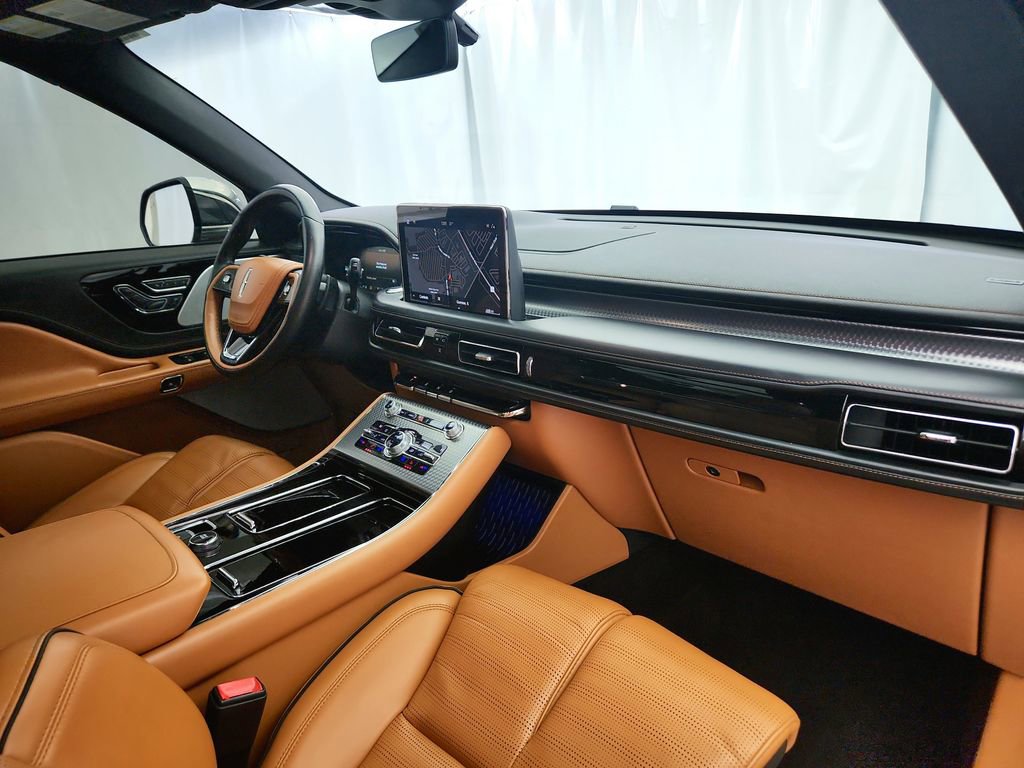 Used 2020 Lincoln Aviator Black Label Grand Touring w/ Class IV Trailer Tow Package image 36