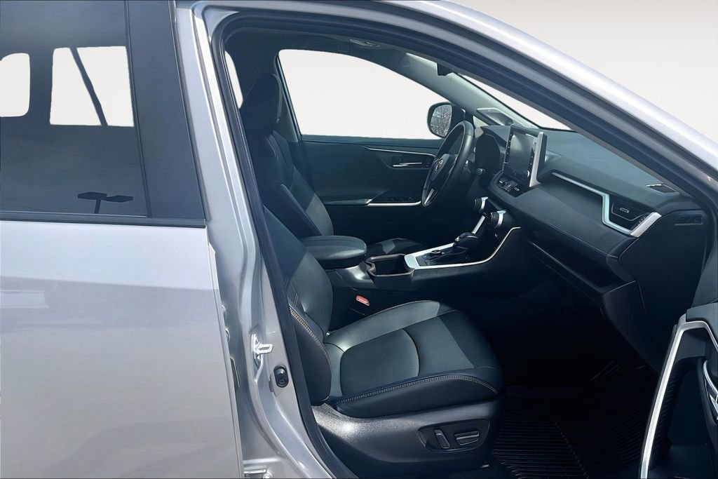 Used 2022 Toyota RAV4 Limited AWD/4WD image 7