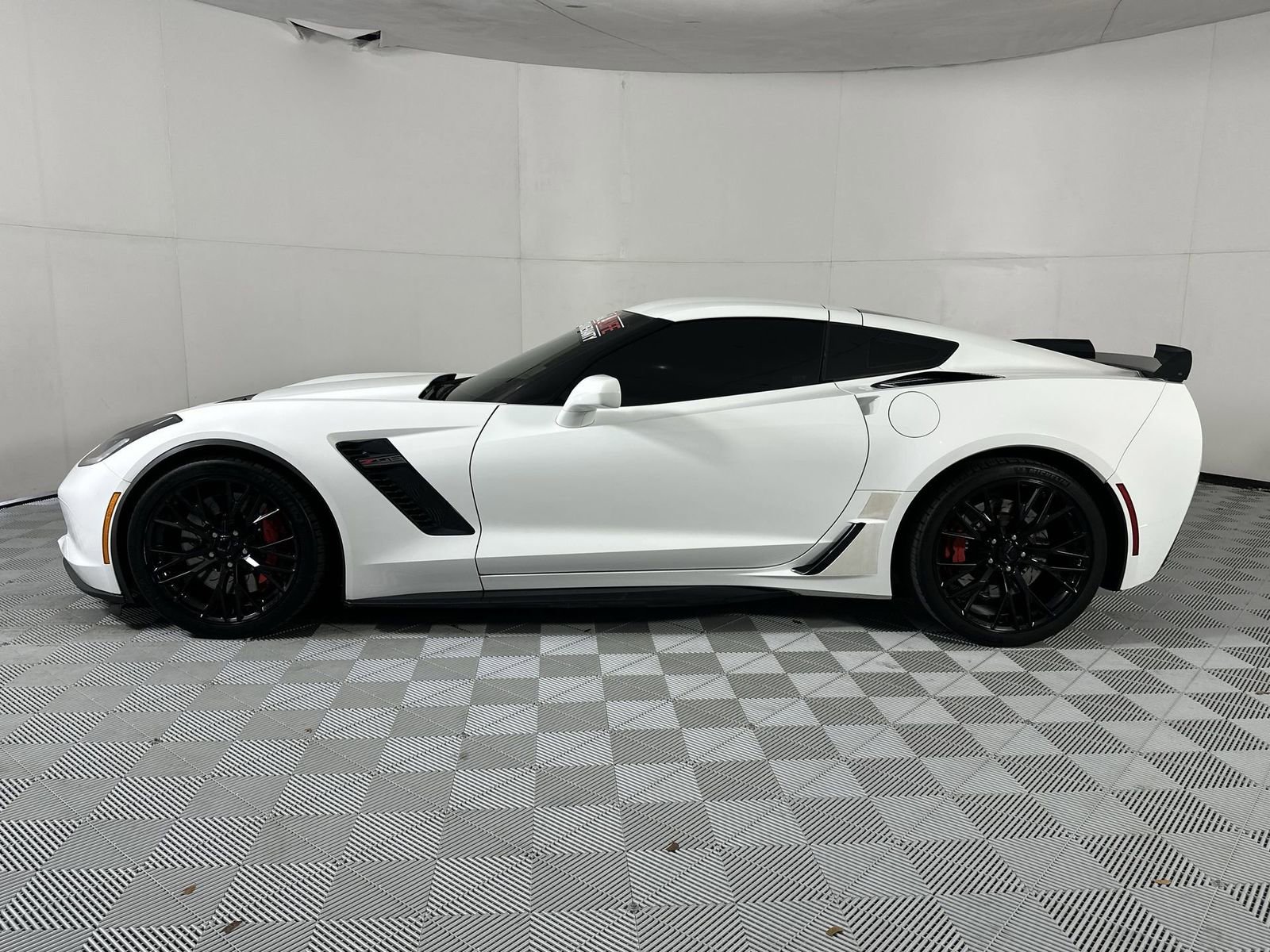 Used 2017 Chevrolet Corvette Z06 RWD image 5