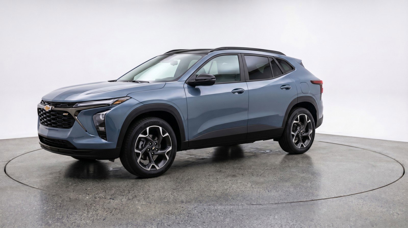 Used 2025 Chevrolet Trax LT FWD image 3