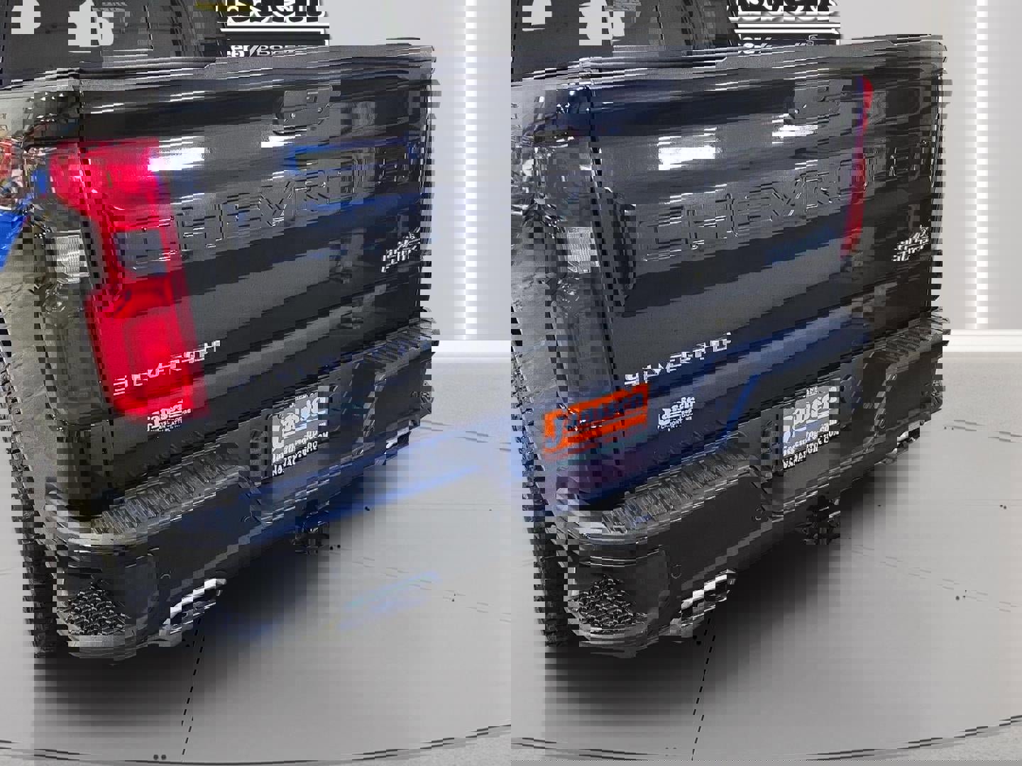 Used 2019 Chevrolet Silverado 1500 High Country w/ Technology Package image 22