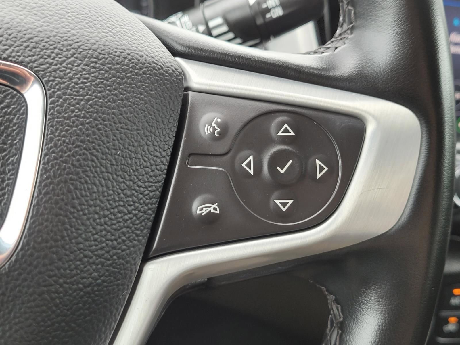 Used 2024 GMC Terrain SLT image 30