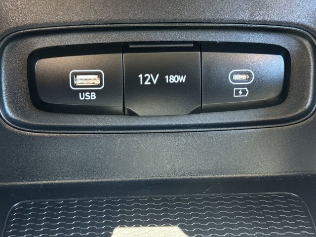 Used 2026 Hyundai Venue SE FWD image 33