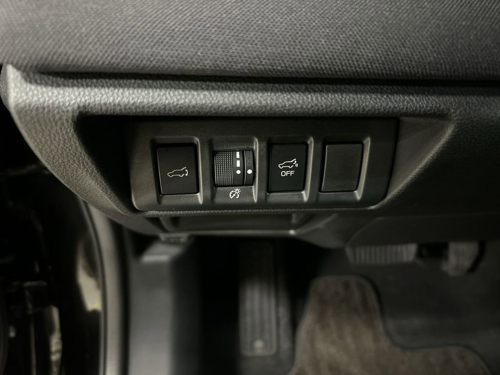 Certified 2025 Subaru Outback Premium image 17