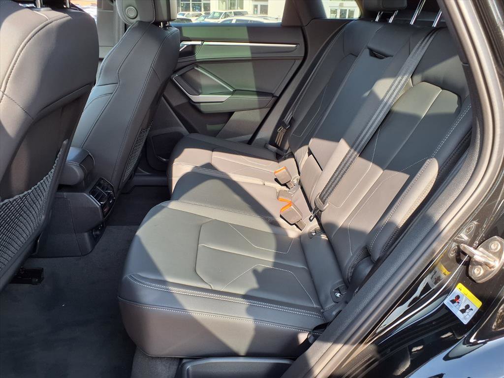 New 2025 Audi Q3 2.0T Premium image 7