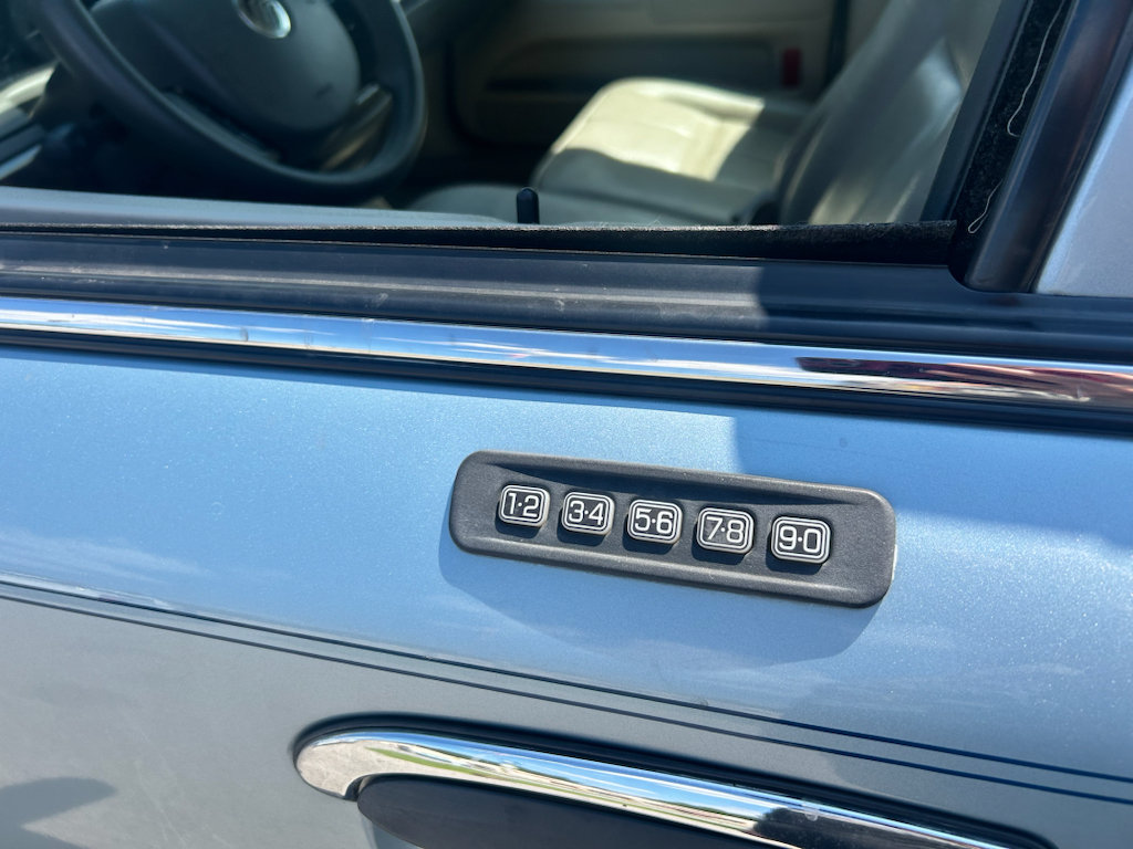 Used 2008 Mercury Grand Marquis GS RWD image 12