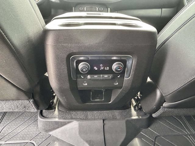 Used 2021 Chevrolet Suburban High Country RWD image 10