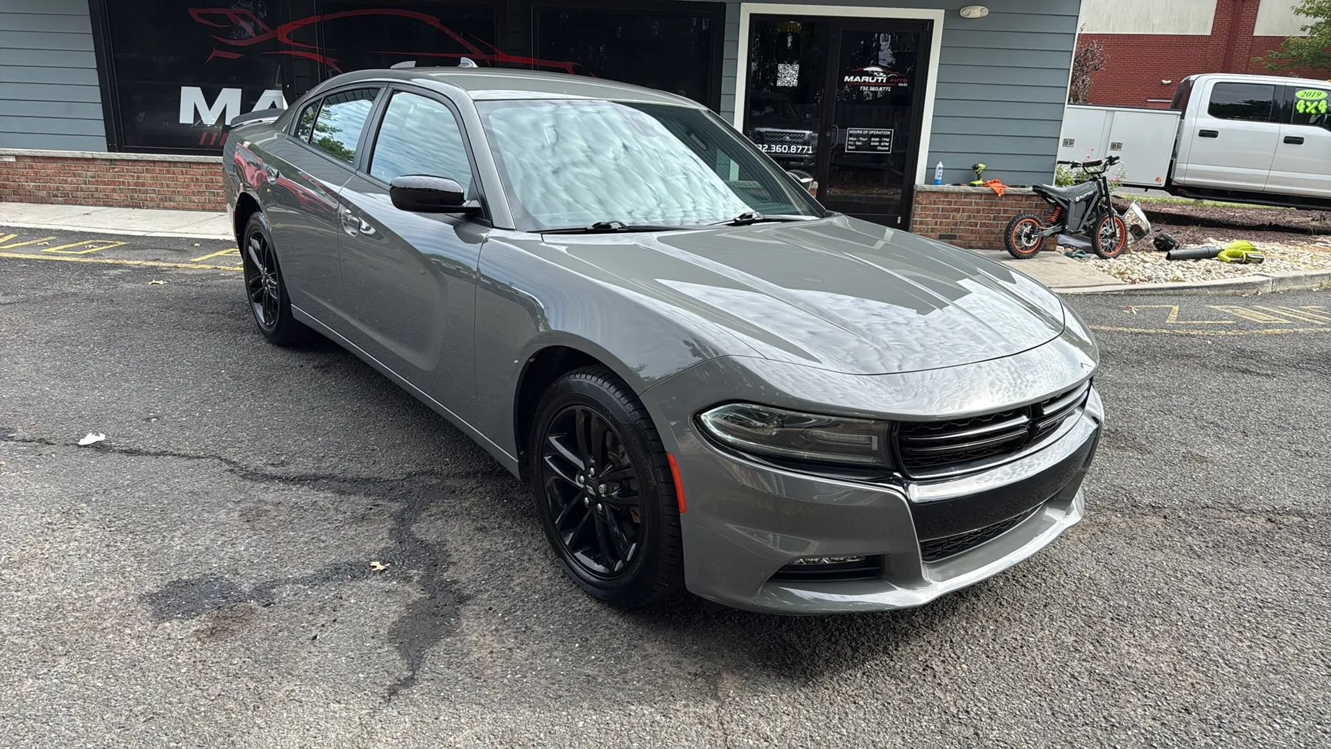 Used 2019 Dodge Charger SXT w/ Blacktop Package AWD/4WD image 3