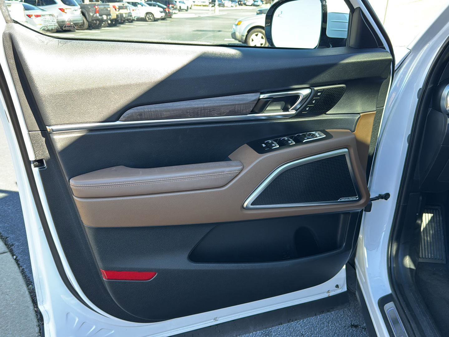 Used 2021 Kia Telluride SX w/ SX Prestige Package image 14