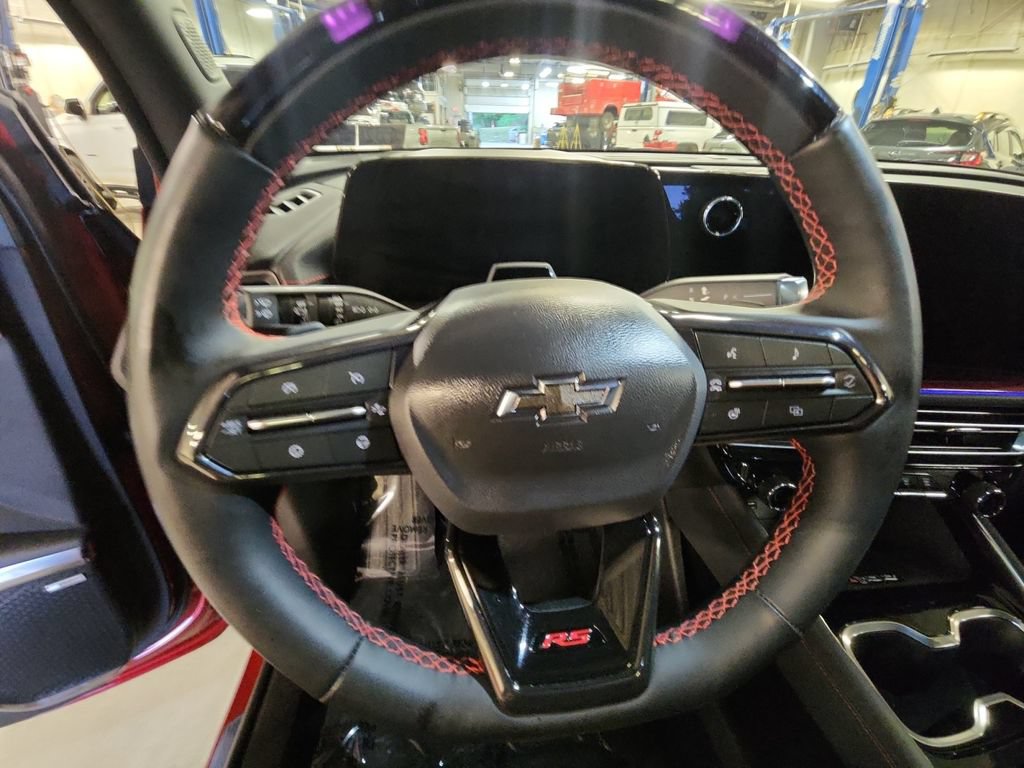 Certified 2025 Chevrolet Traverse RS AWD/4WD image 17