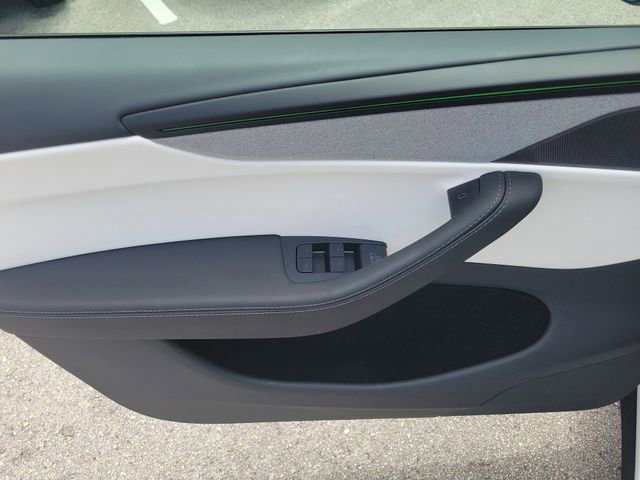 Used 2026 Tesla Model Y 2WD image 18