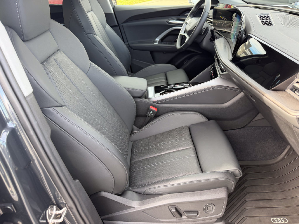Certified 2025 Audi Q5 Premium Plus w/ Premium Plus AWD/4WD image 15