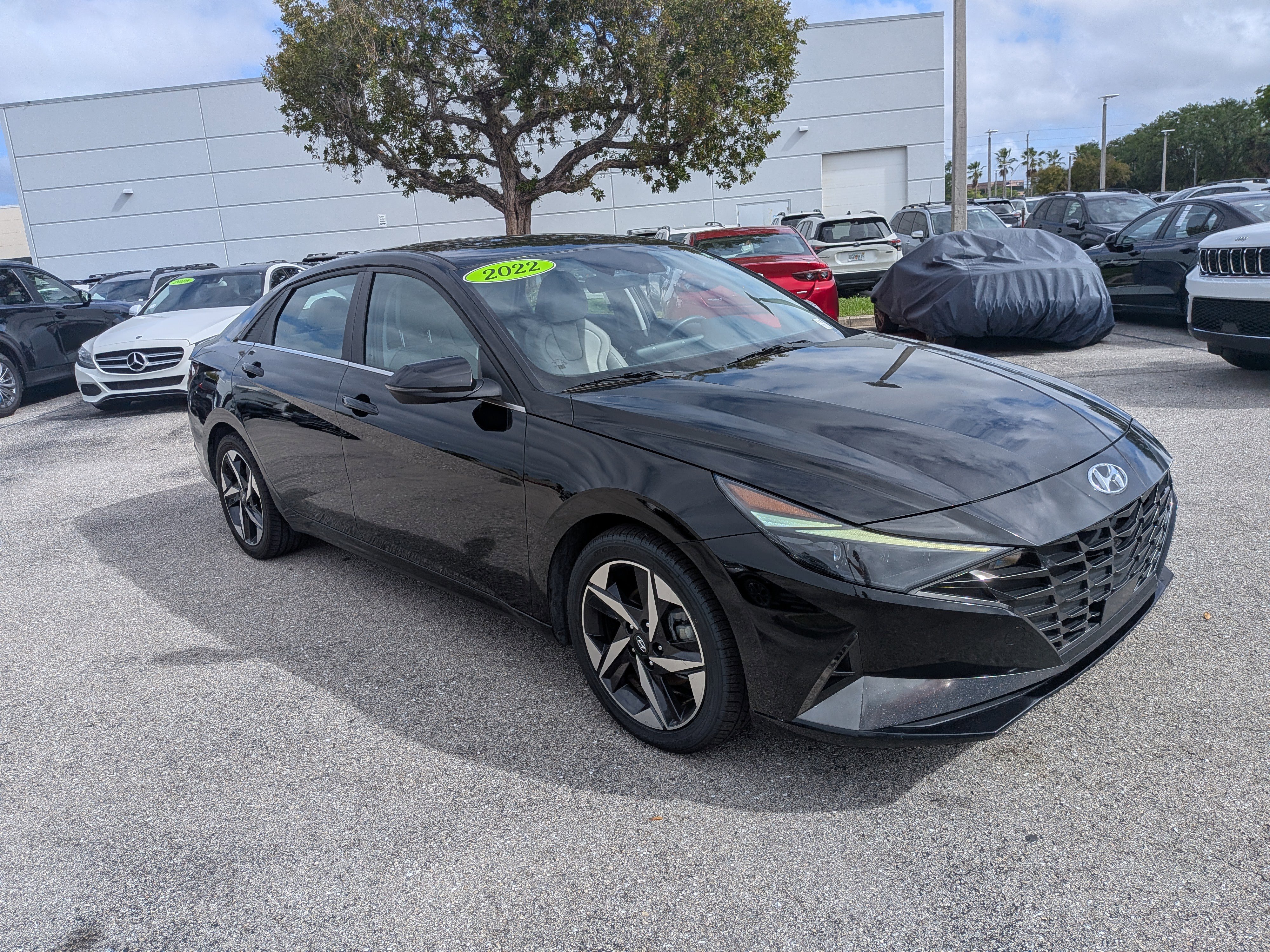 Used 2022 Hyundai Elantra Limited w/ Preferred Accessory Package image 1