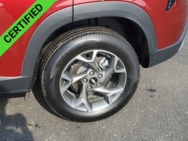 Certified 2025 Chevrolet Trax LT w/ LT Convenience Package image 32