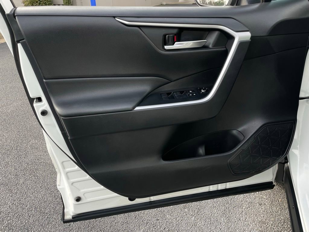 Used 2021 Toyota RAV4 XLE image 22