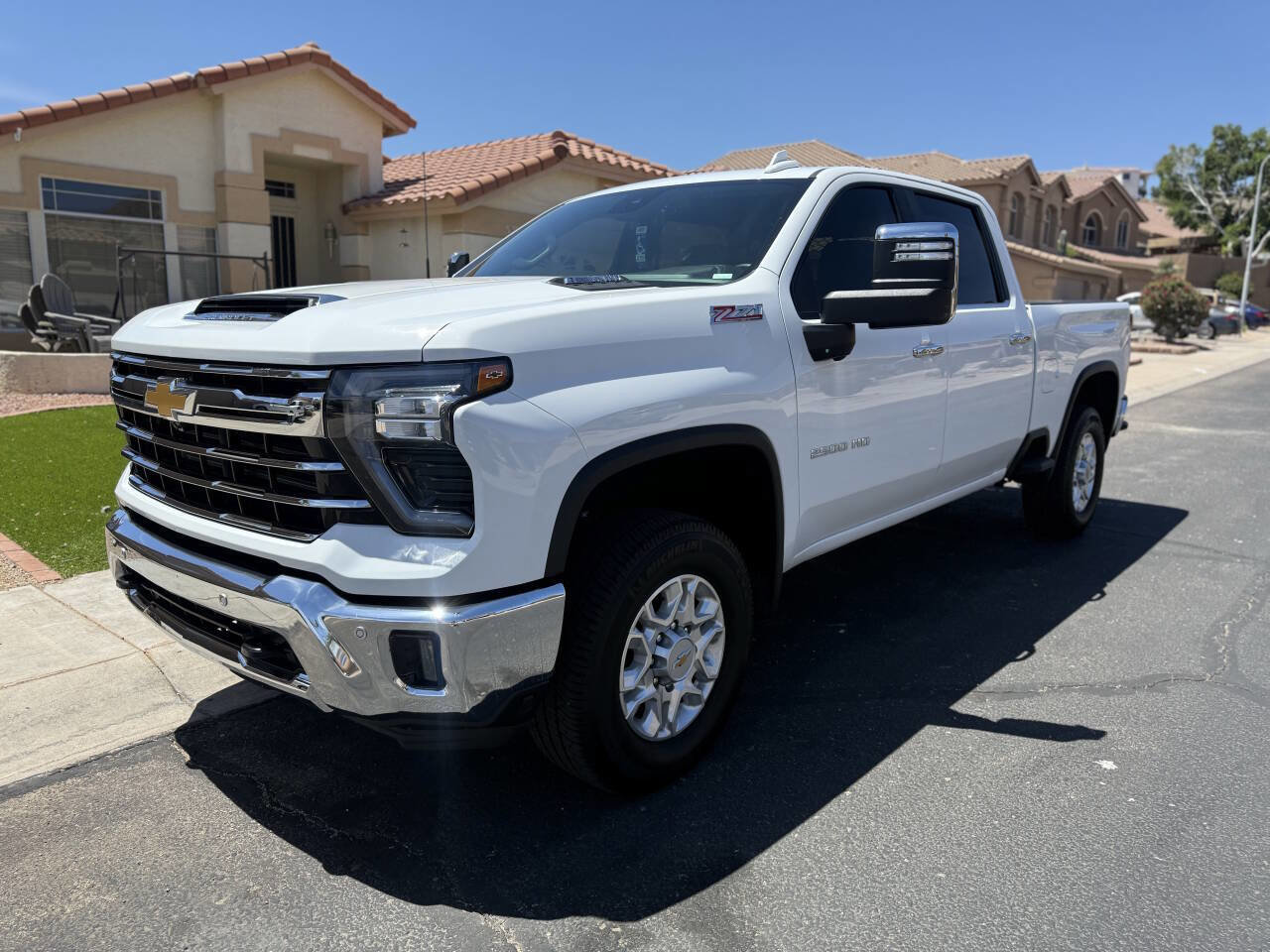 Used 2025 Chevrolet Silverado 2500 LTZ w/ LTZ Convenience Package AWD/4WD image 1
