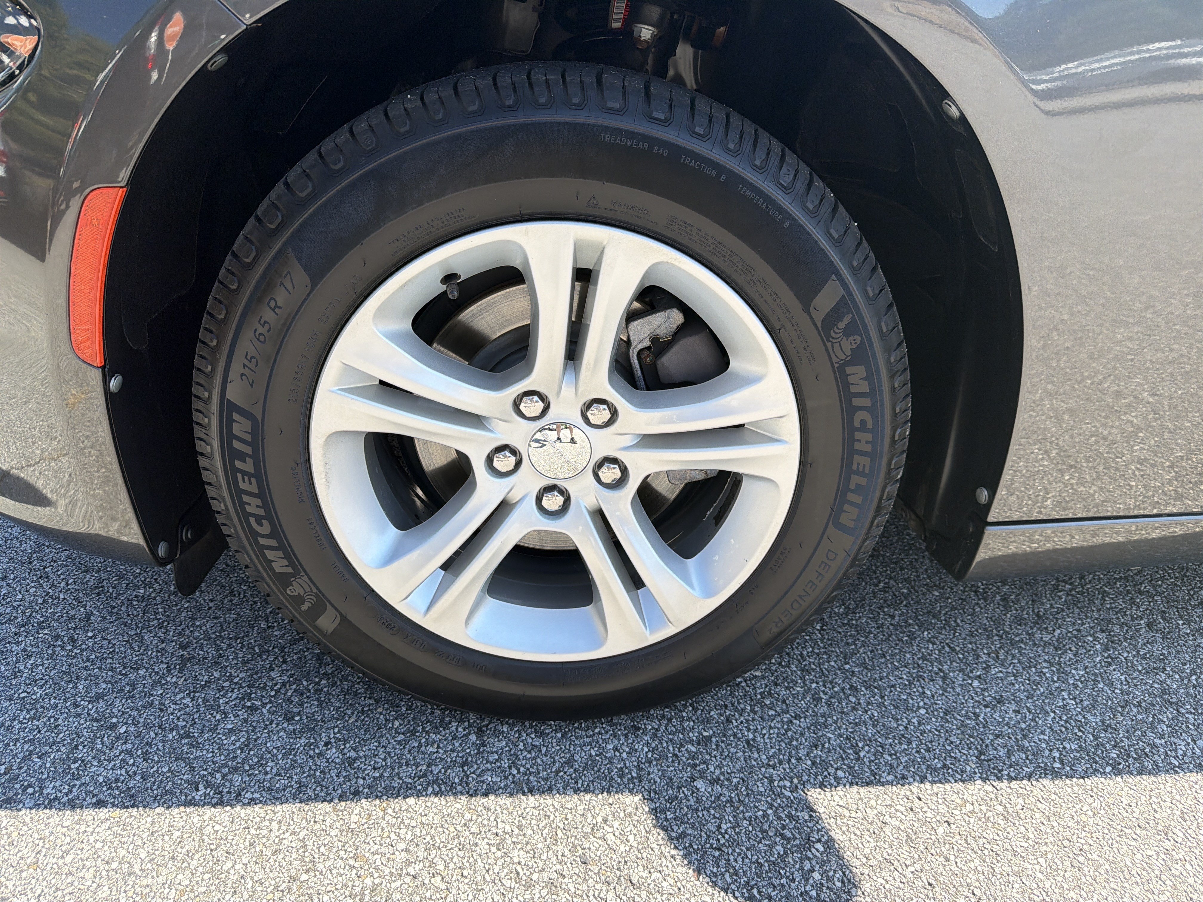 Used 2019 Dodge Charger SXT RWD image 13