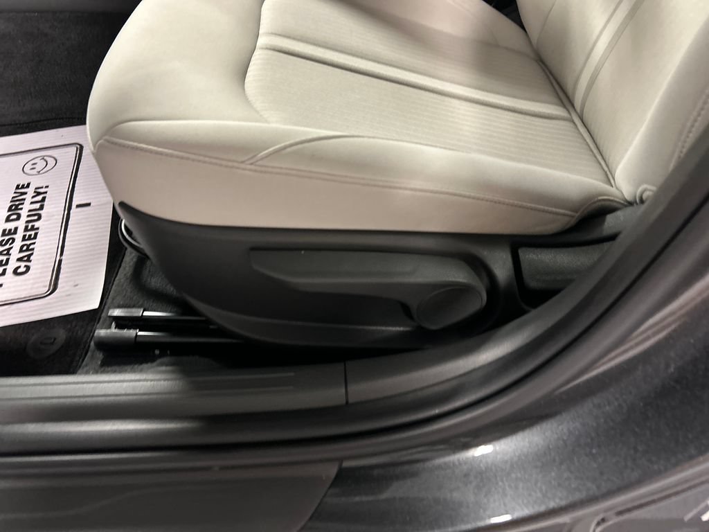 Used 2025 Hyundai Sonata SE FWD image 11