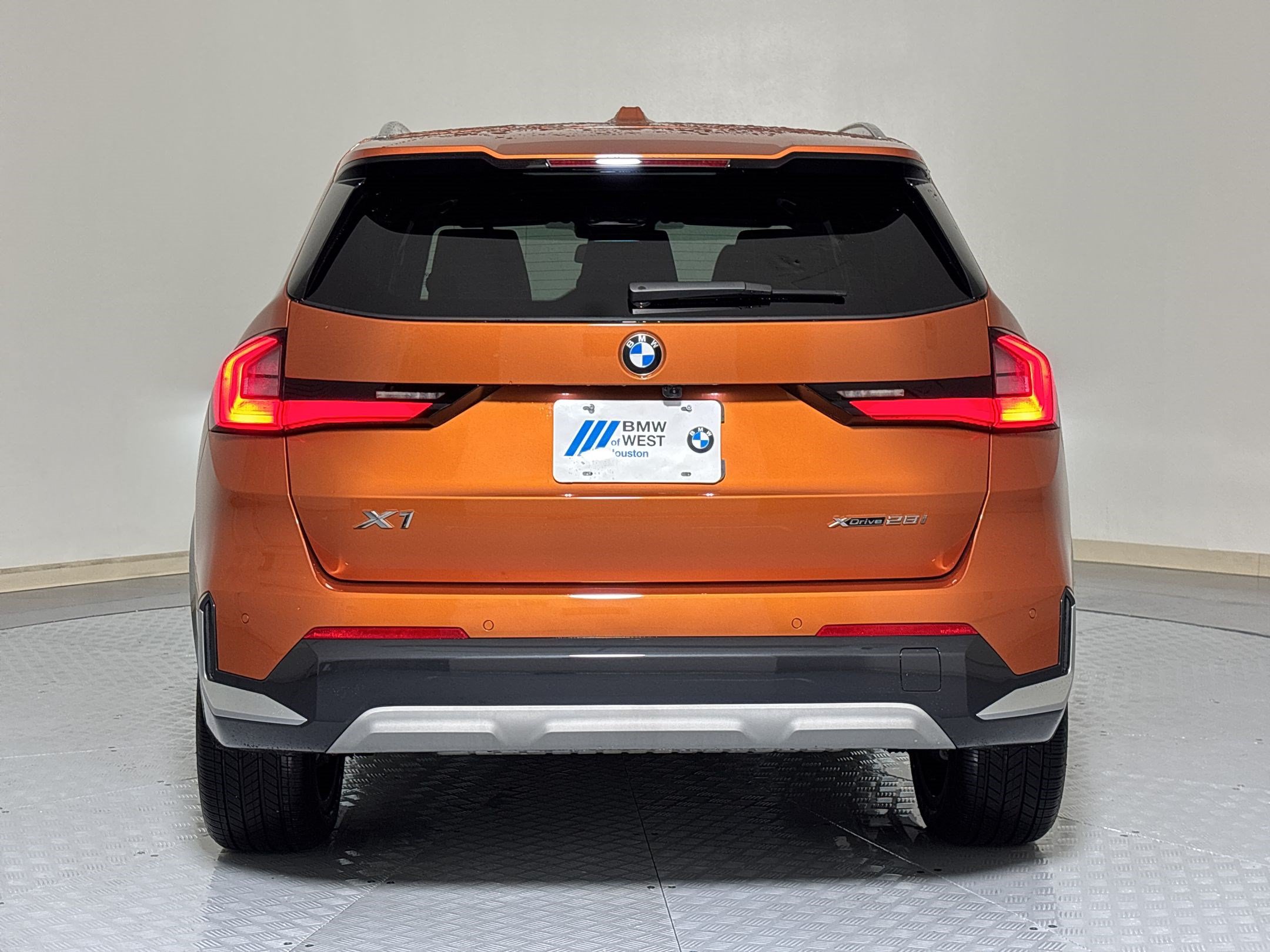 Used 2025 BMW X1 xDrive28i w/ Convenience Package AWD/4WD image 10