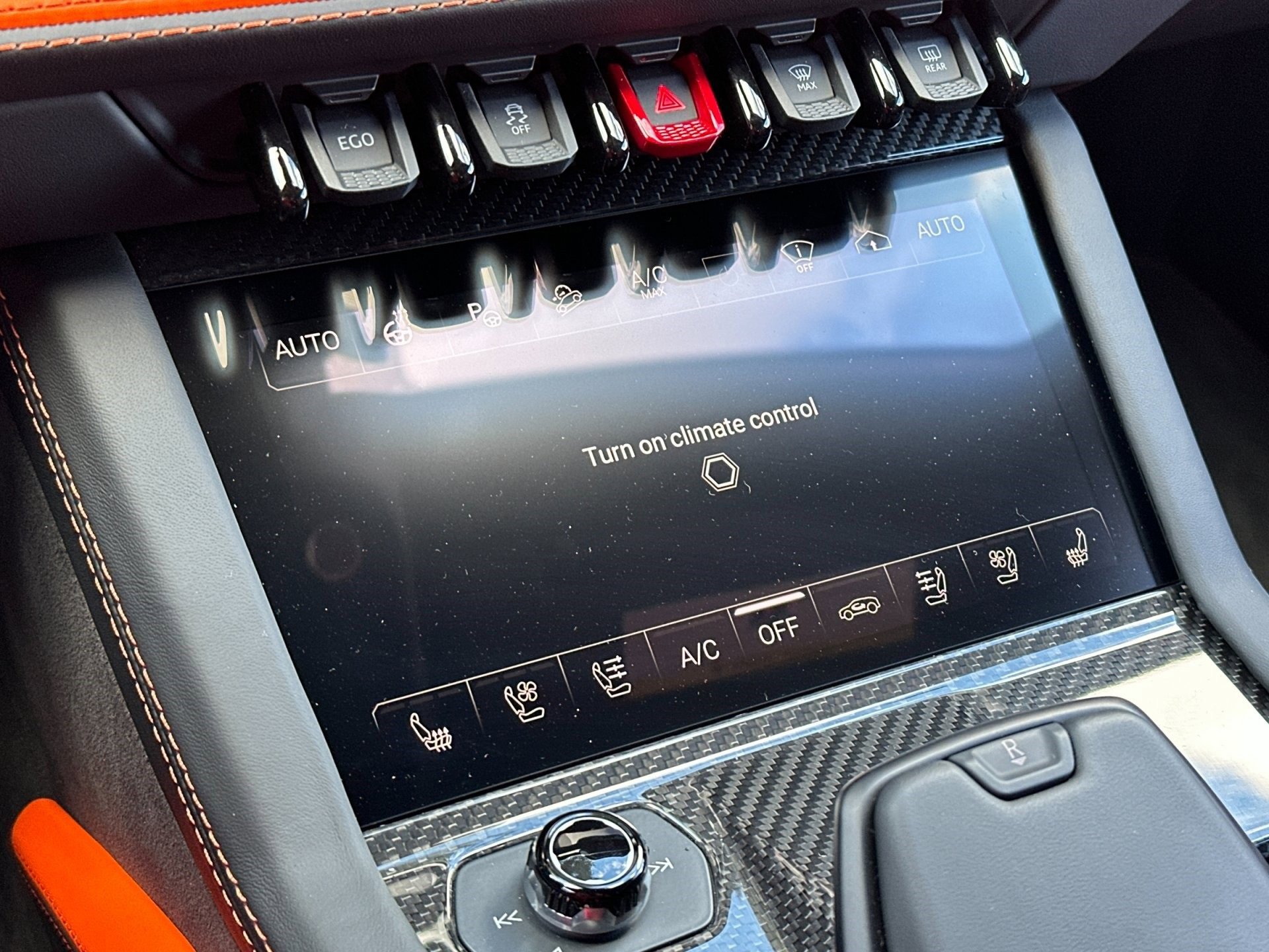 Used 2025 Lamborghini Urus SE image 24