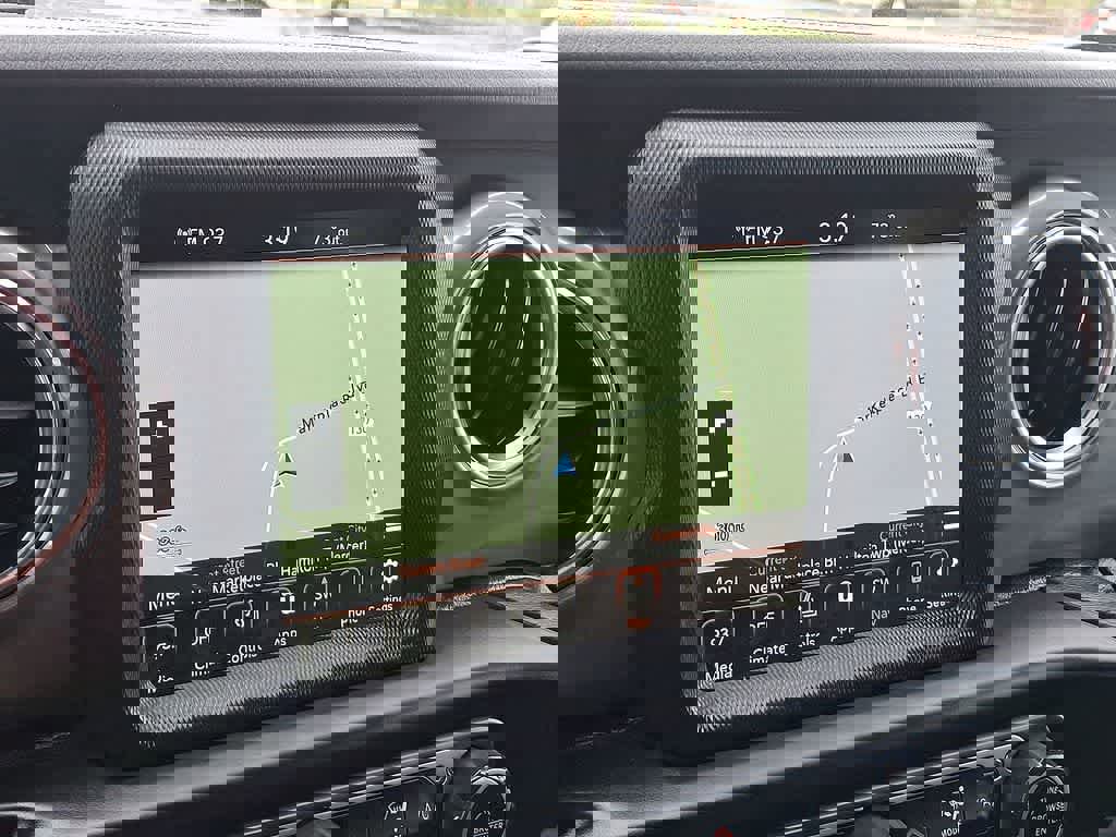 Used 2022 Jeep Wrangler Unlimited Sahara w/ LED Lighting Group AWD/4WD image 13