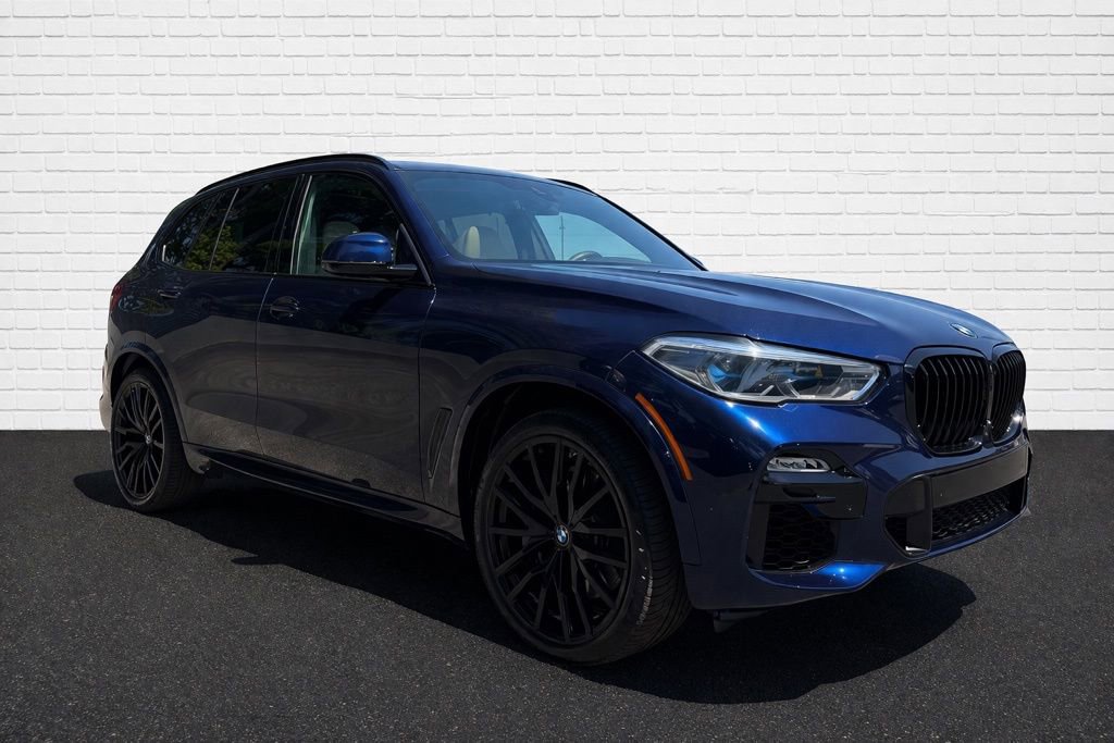 Used 2021 BMW X5 M50i w/ Executive Package image 3