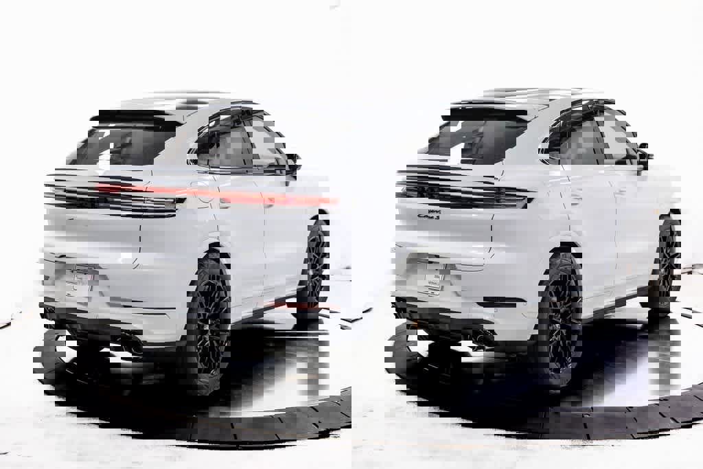 New 2026 Porsche Cayenne S image 7