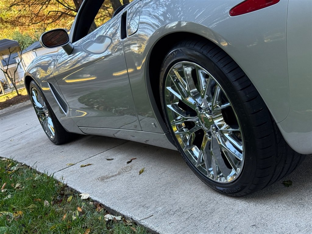 Used 2008 Chevrolet Corvette Convertible w/ Preferred Equipment Group RWD image 26