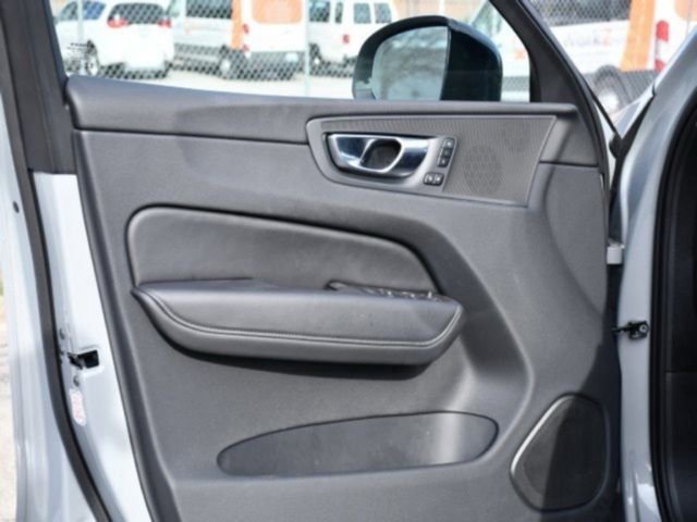 Certified 2025 Volvo XC60 B5 Plus image 10