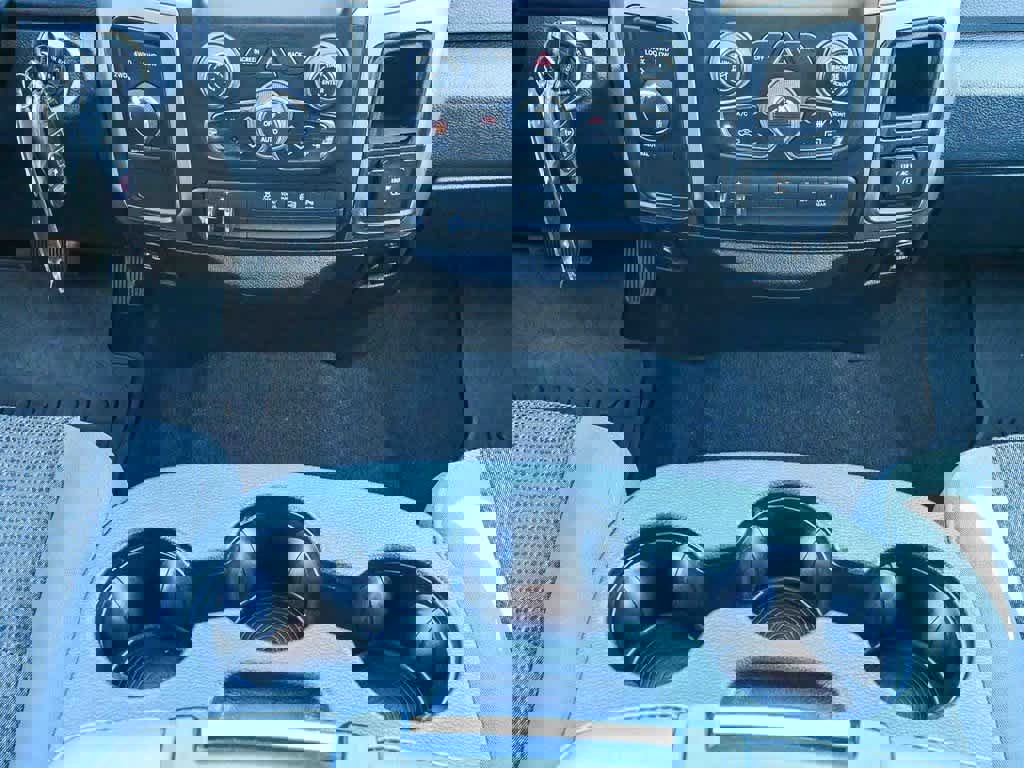 Used 2017 RAM 3500 SLT w/ Luxury Group image 20