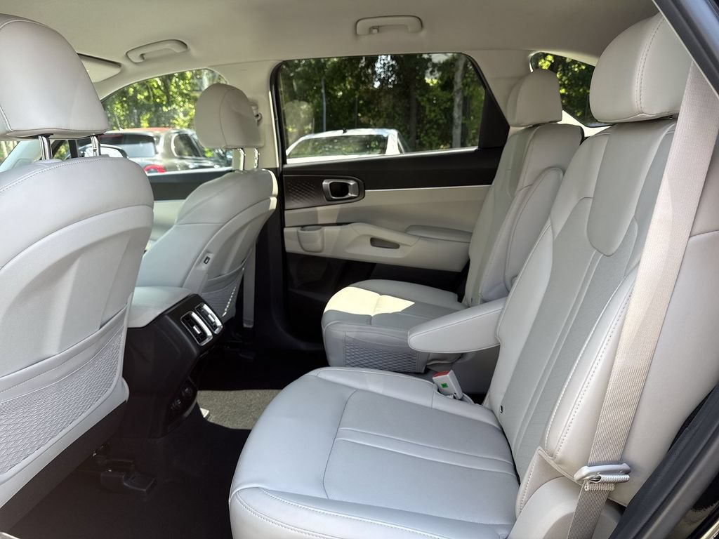 Used 2023 Kia Sorento EX AWD/4WD image 24