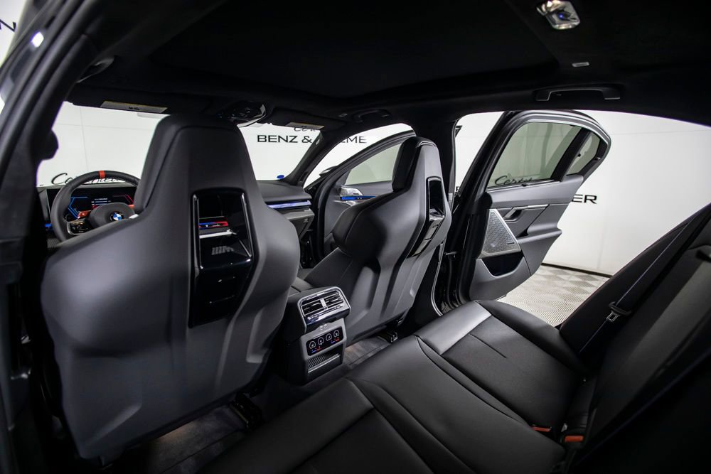 Used 2026 BMW M5 w/ Executive Package image 26
