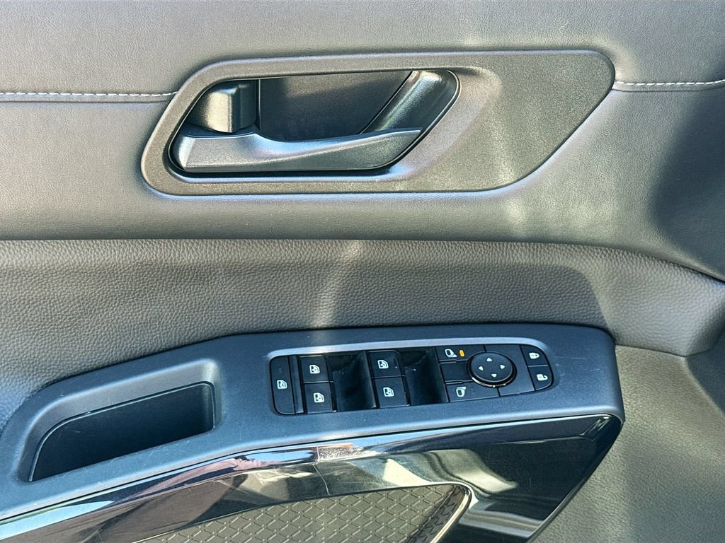 Certified 2025 Nissan Pathfinder SV AWD/4WD image 22