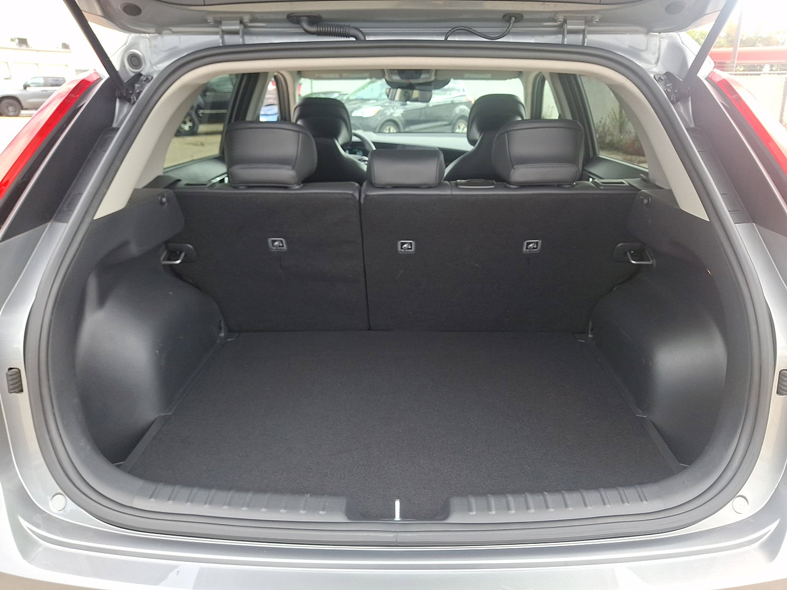 Used 2023 Kia Niro EX image 30