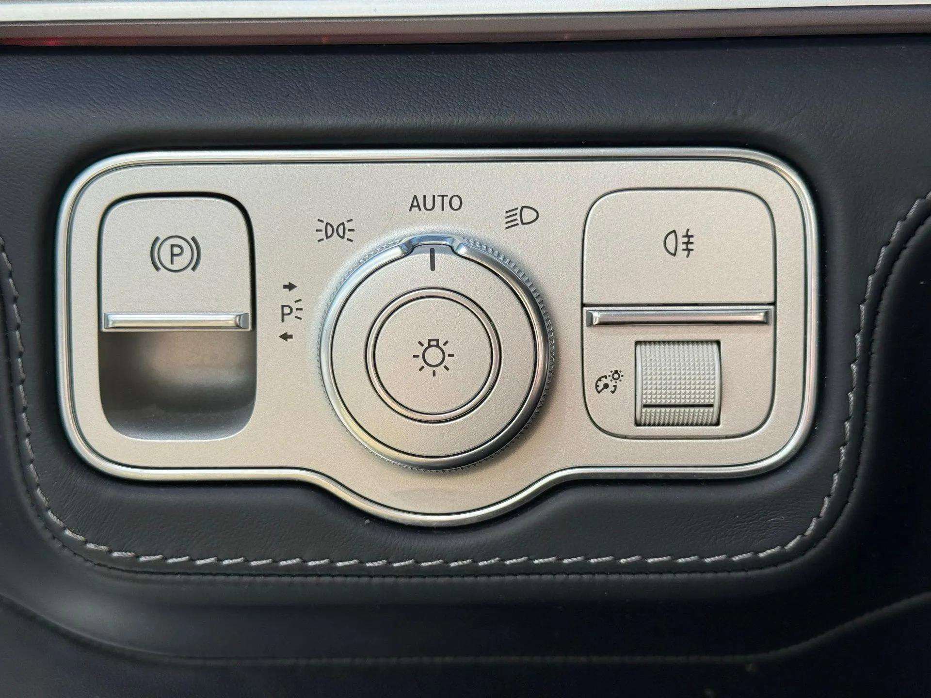 Used 2023 Mercedes-Benz Maybach GLS 600 4MATIC image 33