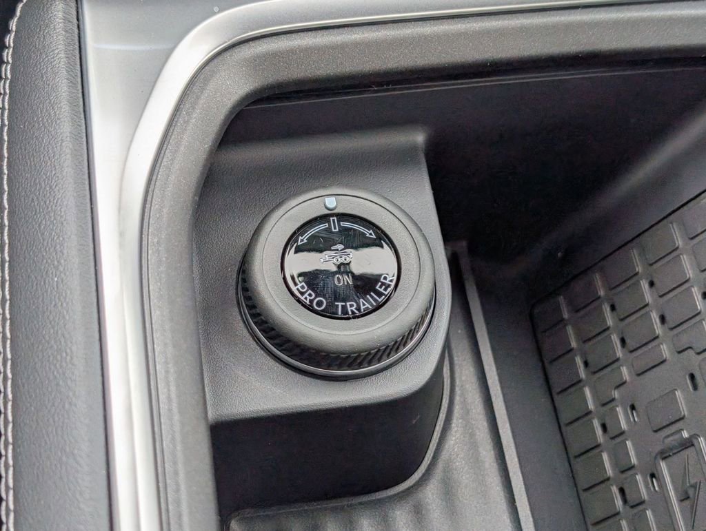 New 2025 Ford Expedition Platinum w/ Stealth Performance Package image 35