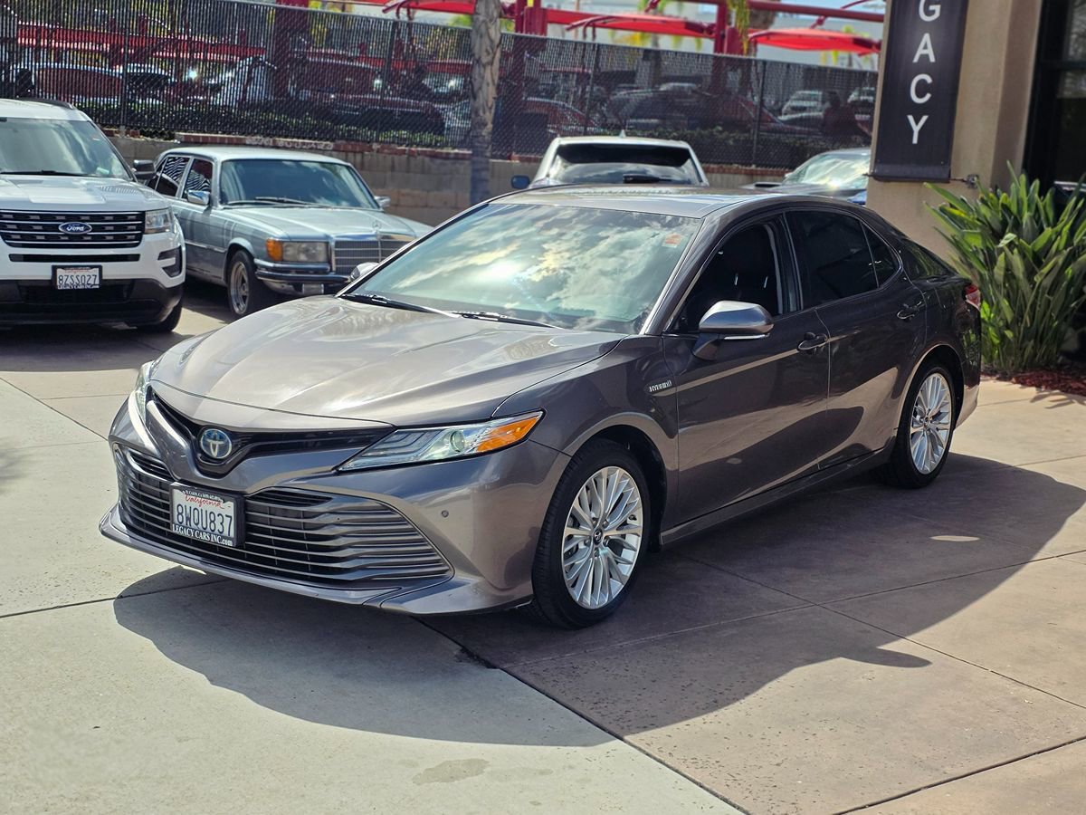 Used 2018 Toyota Camry XLE image 7