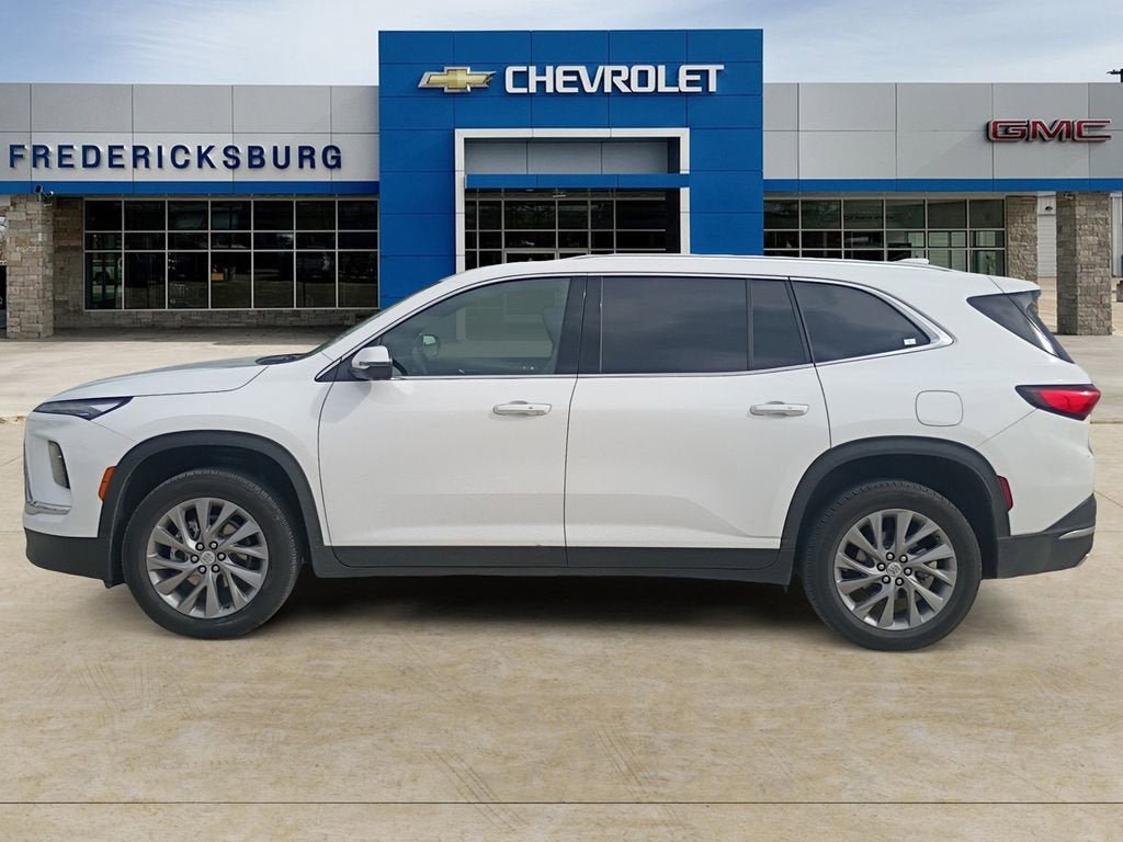 Used 2025 Buick Enclave Preferred image 2