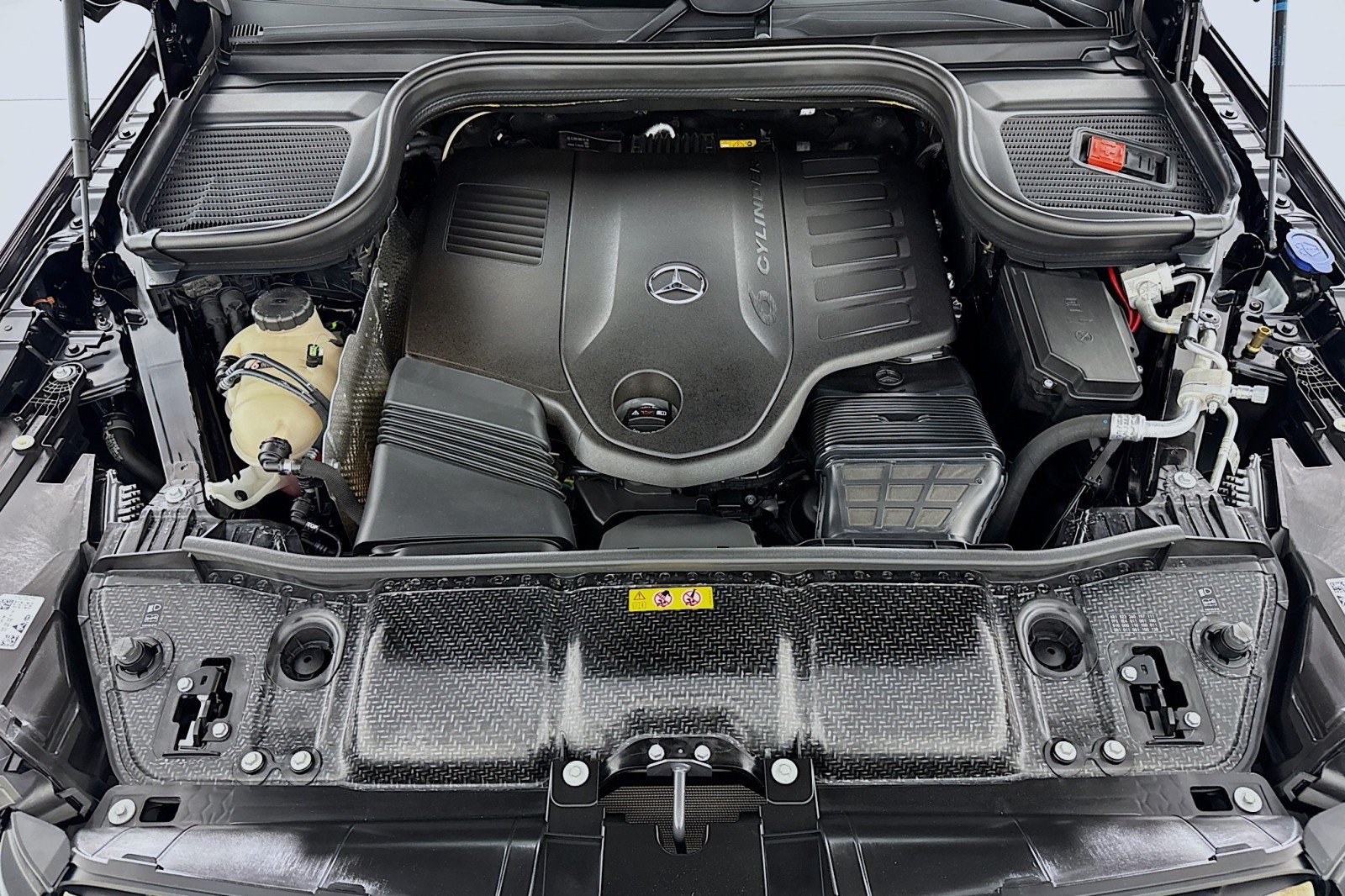Certified 2025 Mercedes-Benz GLS 450 4MATIC image 13