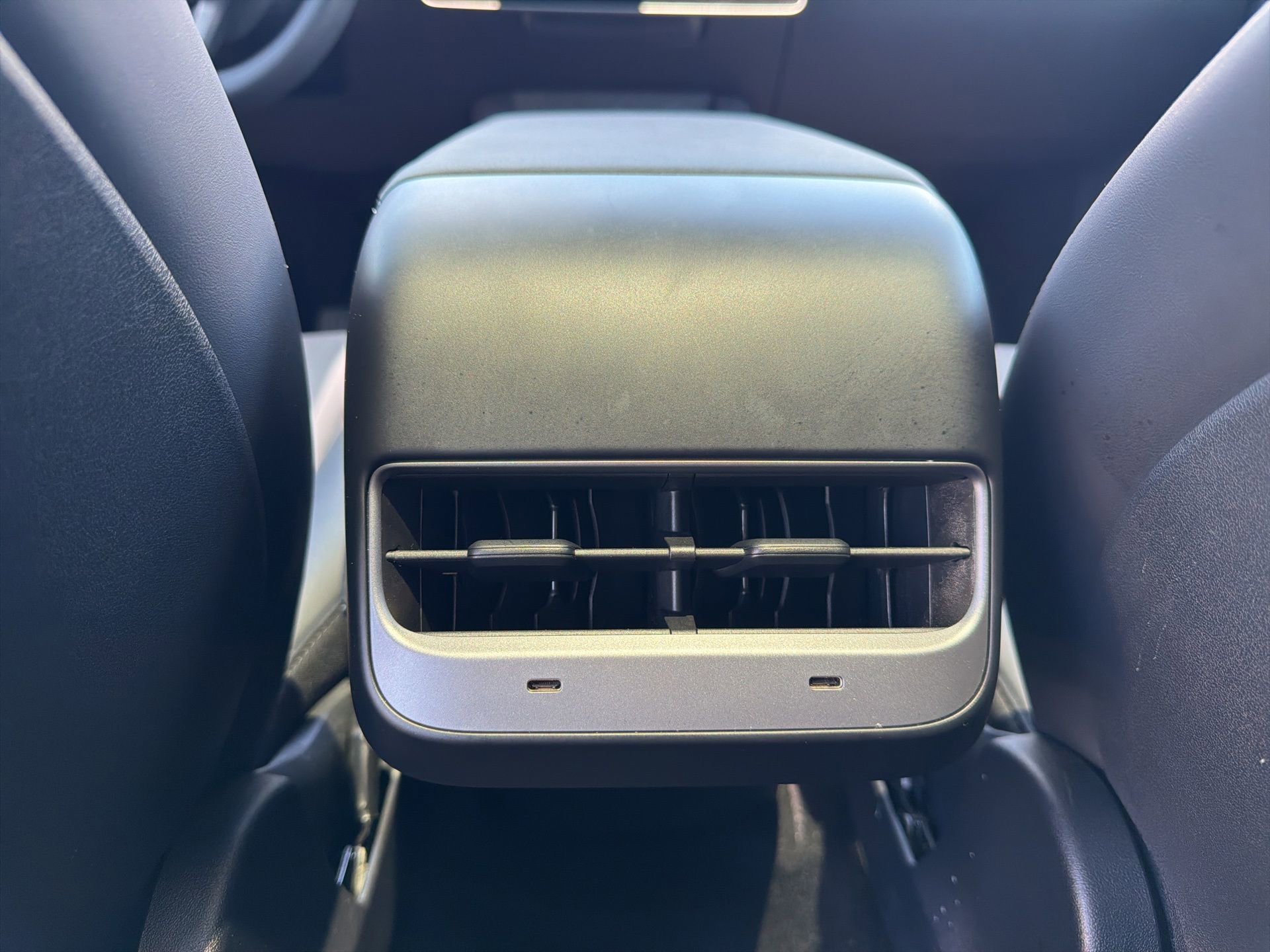 Used 2024 Tesla Model Y Long Range AWD/4WD image 18