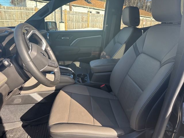 Used 2025 Chevrolet Colorado ZR2 w/ Technology Package image 11