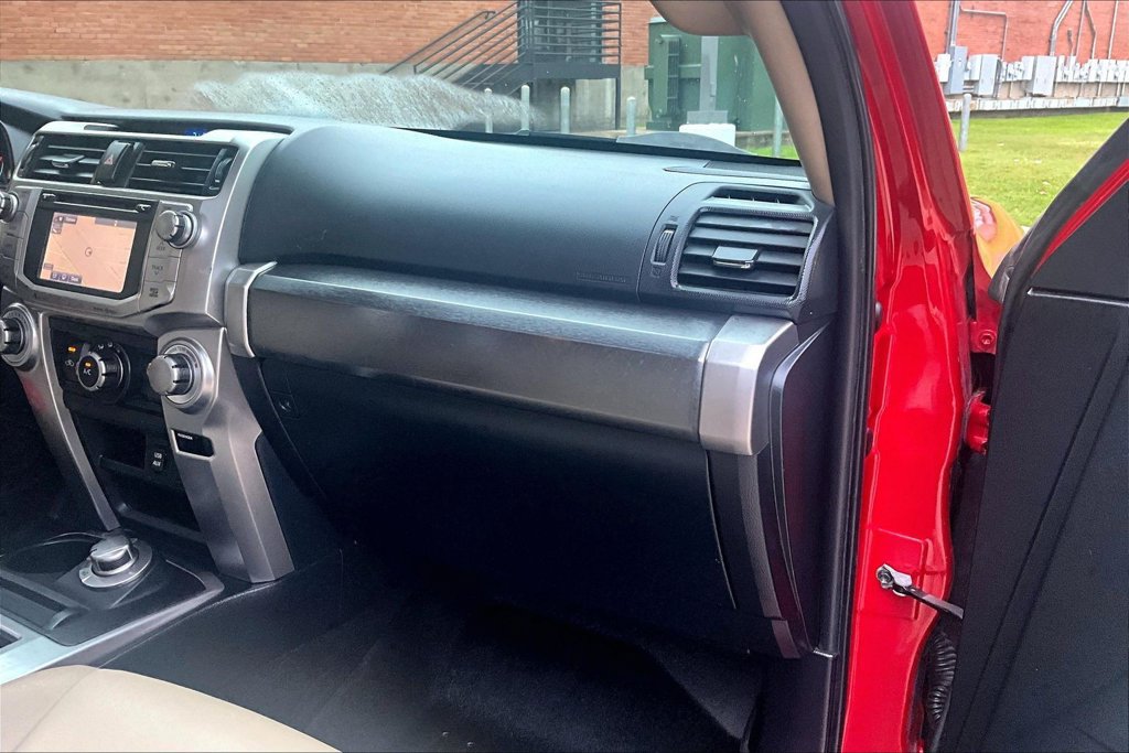 Used 2016 Toyota 4Runner SR5 Premium AWD/4WD image 21