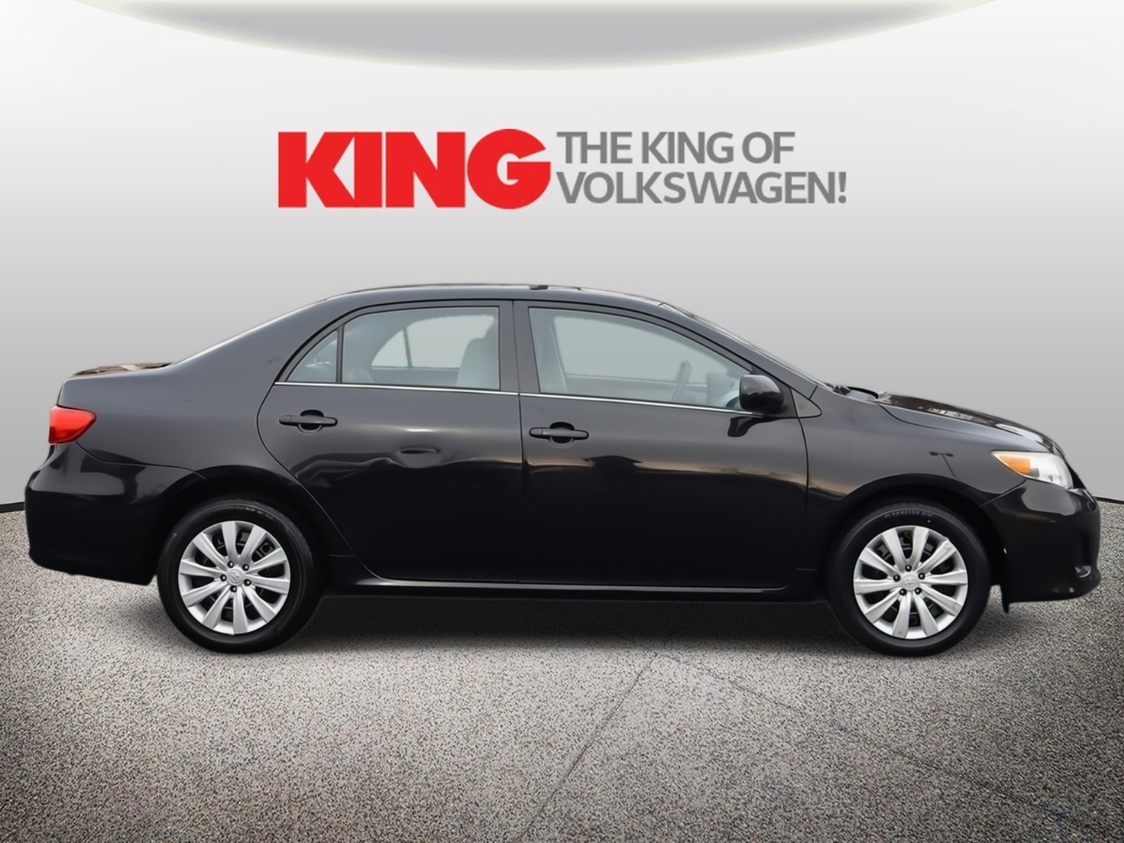Used 2013 Toyota Corolla LE image 2